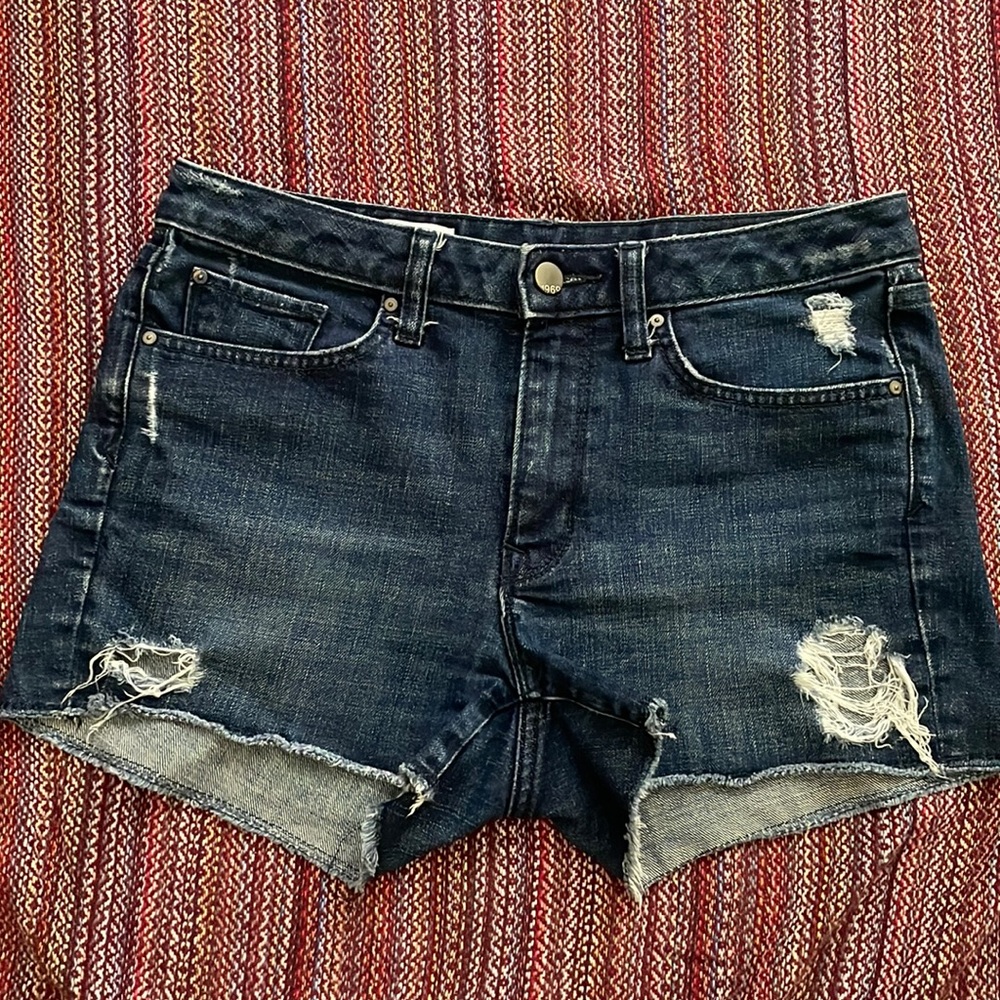 Gap denim shorts size 26"💙